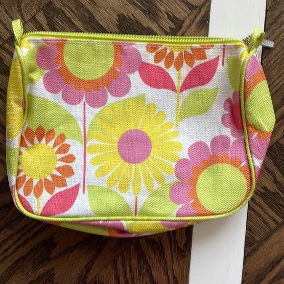 Lot of five make up bags! - Picture 14 of 15